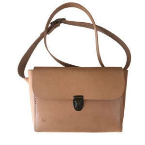 Bumbag med kliklås Bumbag natur i vegetabilsk garvet kernelæder med gl. messing kliklås