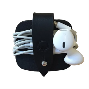 Headphone case i sort vegetabilsk garvet kernelæder